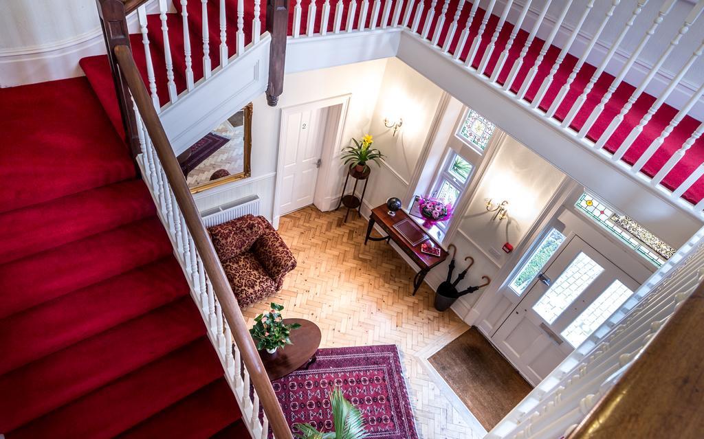 Villiers Lodge Surbiton Extérieur photo