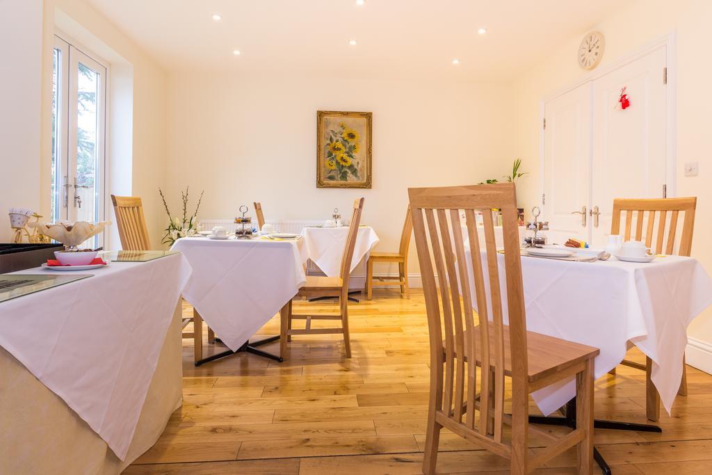 Villiers Lodge Surbiton Extérieur photo