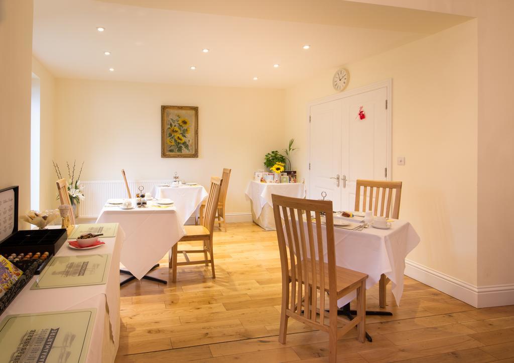 Villiers Lodge Surbiton Extérieur photo