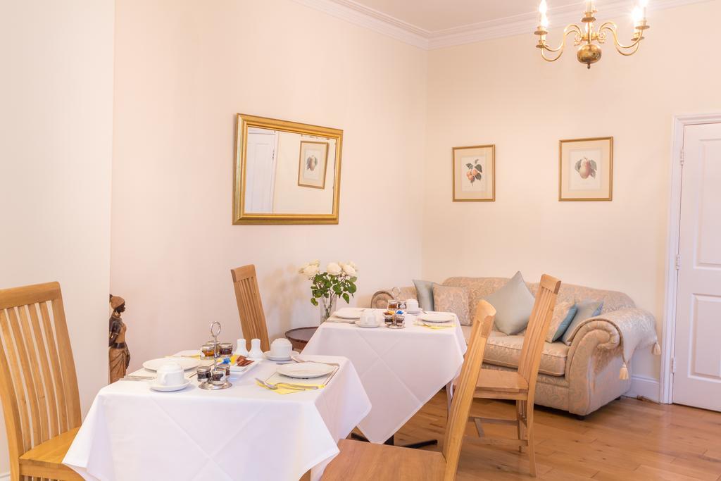 Villiers Lodge Surbiton Extérieur photo