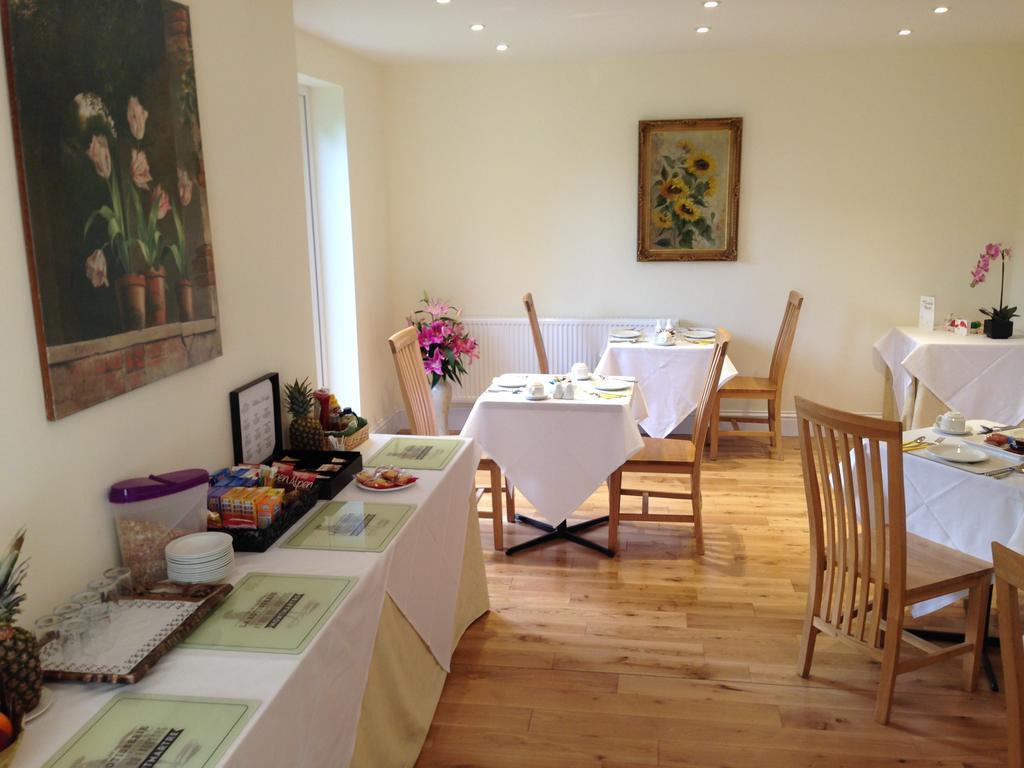 Villiers Lodge Surbiton Extérieur photo